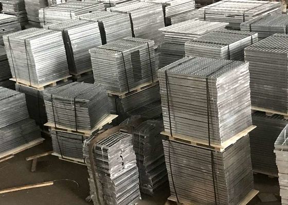 comprar 700×1250 mm bobina de aço pré-pintada com revestimento de zinco de 30×275 g/m2 e revestimento superior de 10×25 μm para aplicações resistentes à corrosão online manufacture